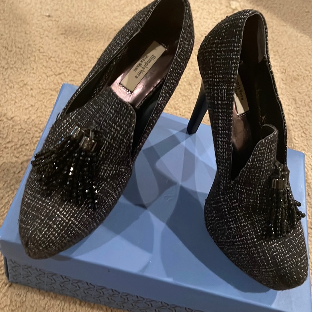 Vera Wang dressy Winter heels